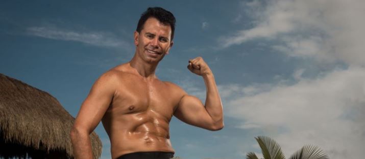 Muy orgulloso de su cuerpo, Jhonny Rivera reveló algunos secretos para mantenerse en forma