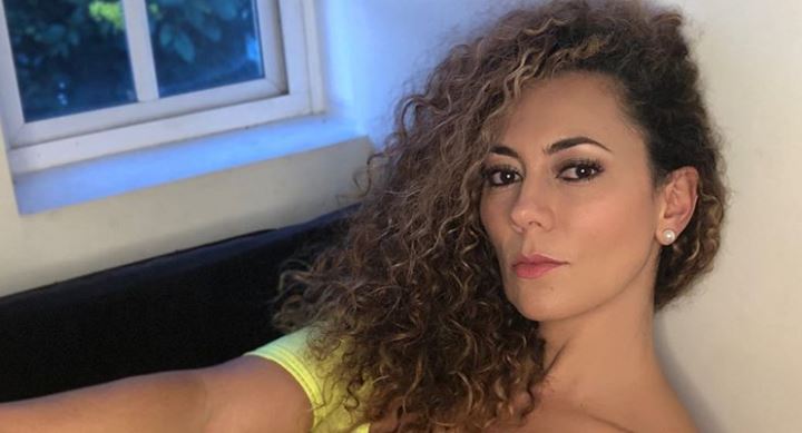 La candente foto de Alejandra Guzmán con pelo lacio y en lencería