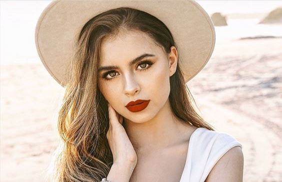 Ella es Amely, la sexy hermana de Christian Nodal que se roba todas las miradas