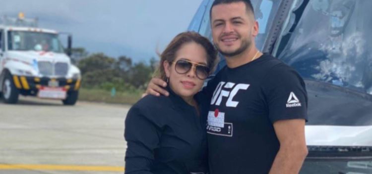 Novio de Sandra Barrios posó en tanga narizona y desató burlas en redes sociales