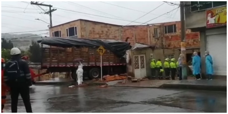 Camión chocó contra una casa en Usme _ Foto_ Captura video