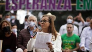 Senadora no apoya la reducción de sueldo porque solo le quedan libres 8 millones