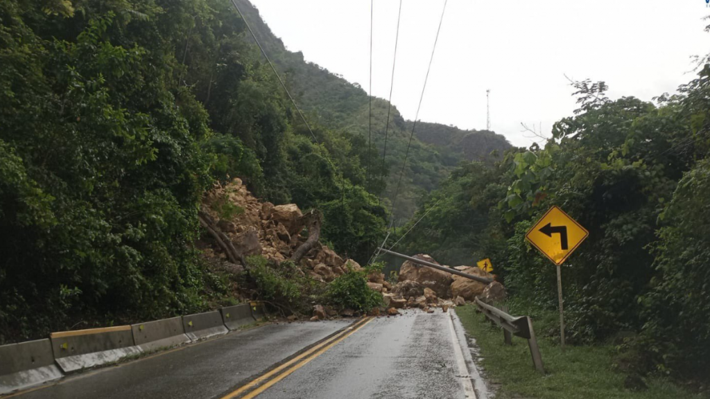 Cierre Total En Vía Bogotá Girardot En La Nariz Del Diablo 3630