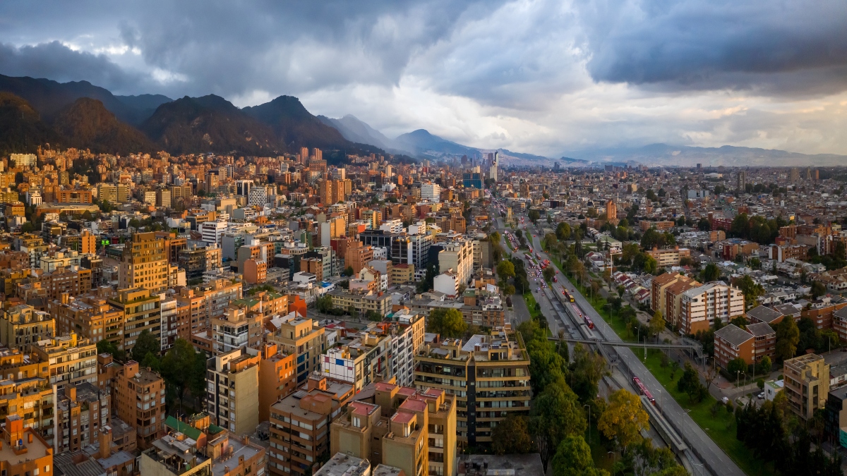 Vista aérea de la ciudad de Bogotá, capital de Colombia (Foto vía Getty Images)