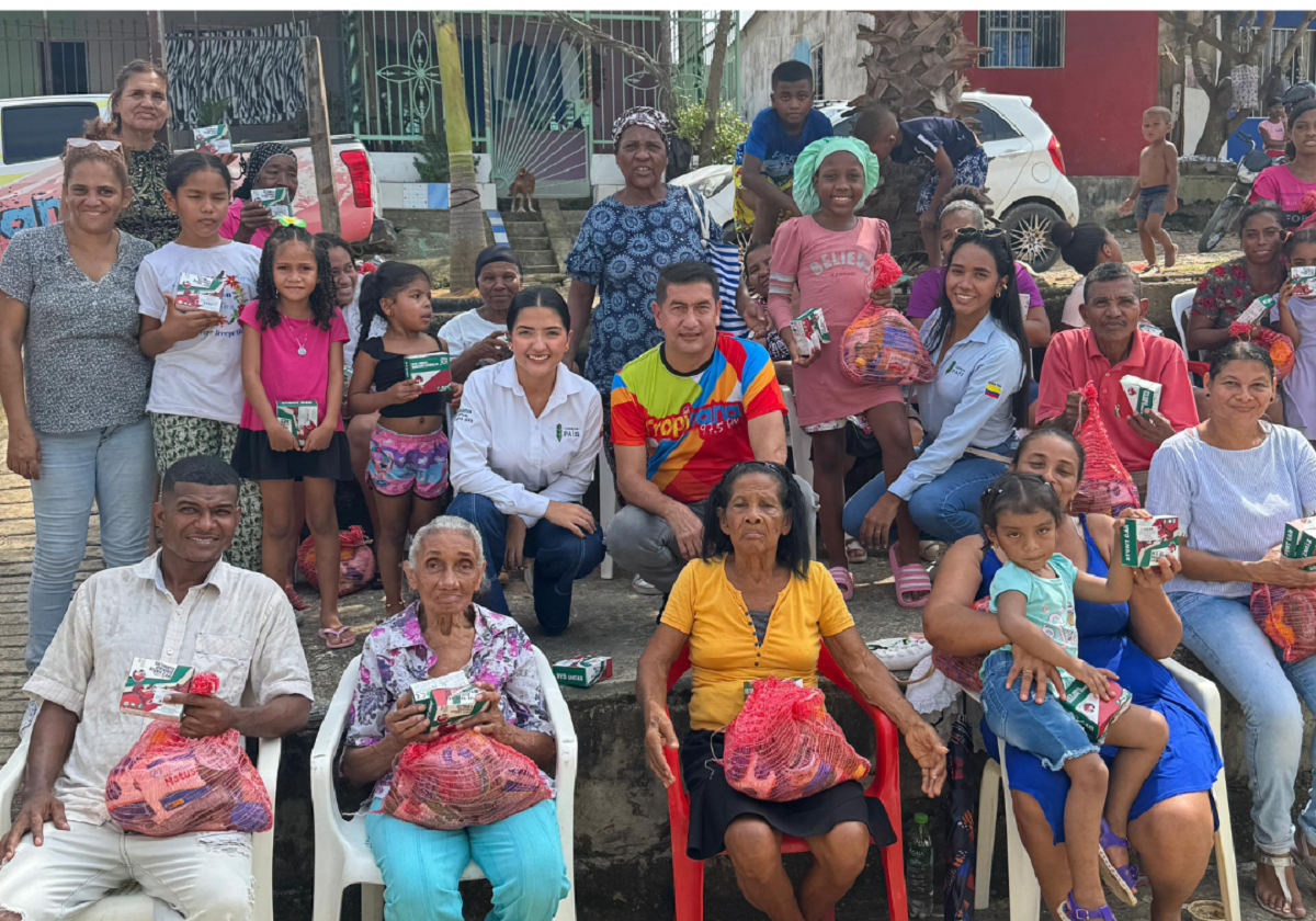 Barrio de Cartagena recibió ayuda solidaria gracias a Cemento País y medios aliados